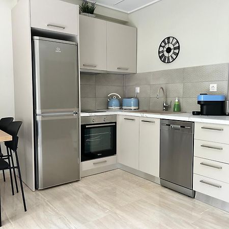 Evrou 21A Metropolitan Suite Athena Bagian luar foto