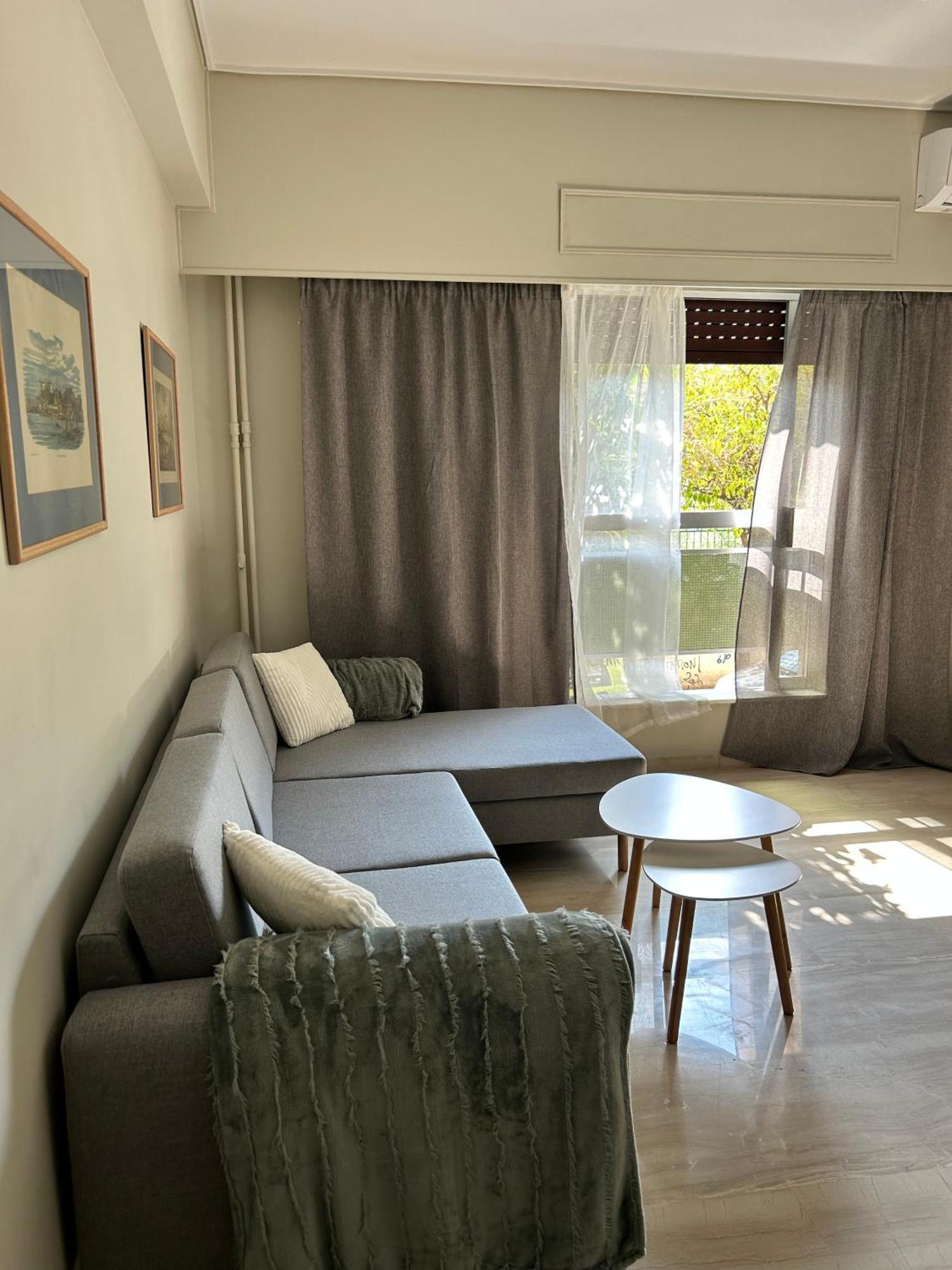 Evrou 21A Metropolitan Suite Athena Bagian luar foto