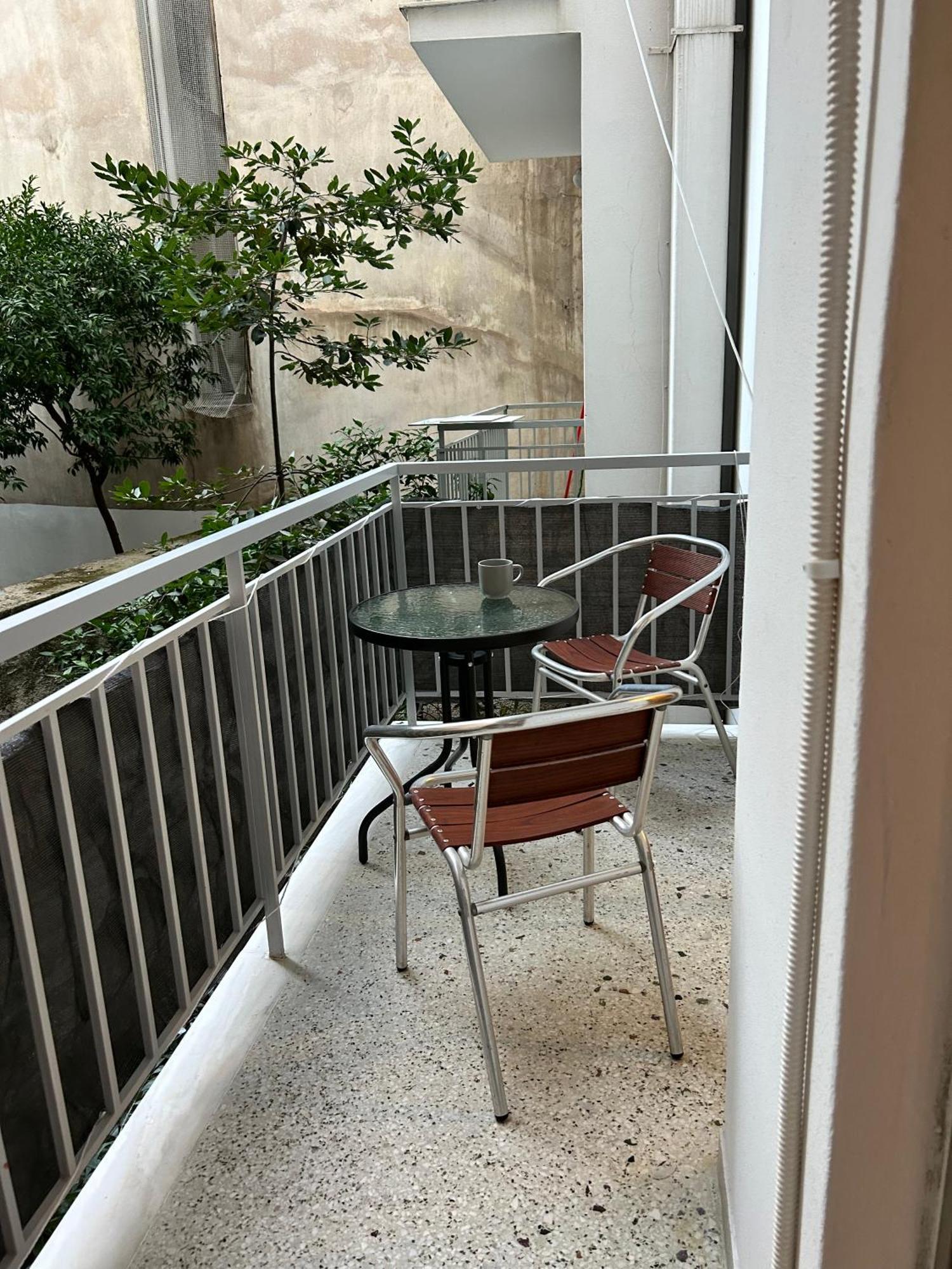Evrou 21A Metropolitan Suite Athena Bagian luar foto