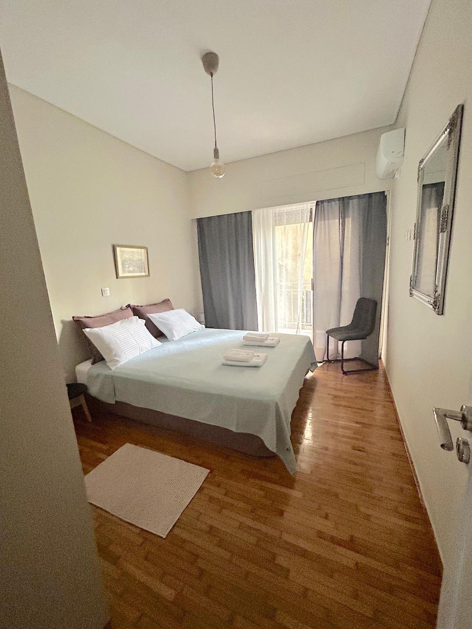 Evrou 21A Metropolitan Suite Athena Bagian luar foto
