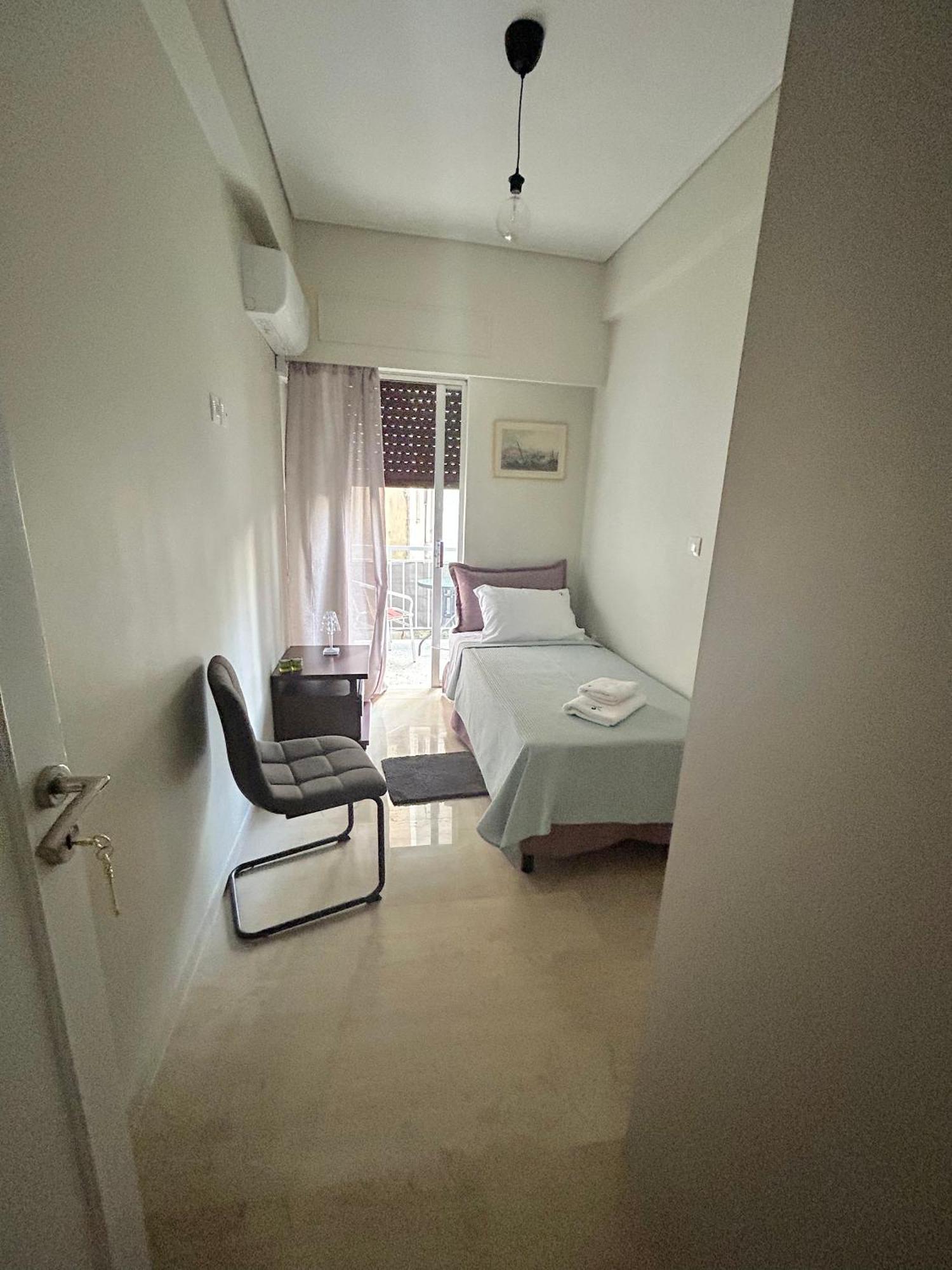 Evrou 21A Metropolitan Suite Athena Bagian luar foto
